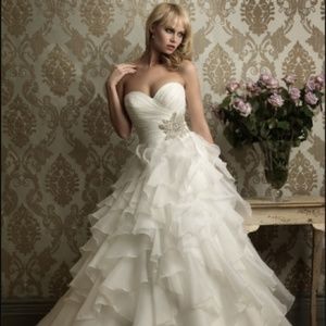 Allure Wedding Dress 8862